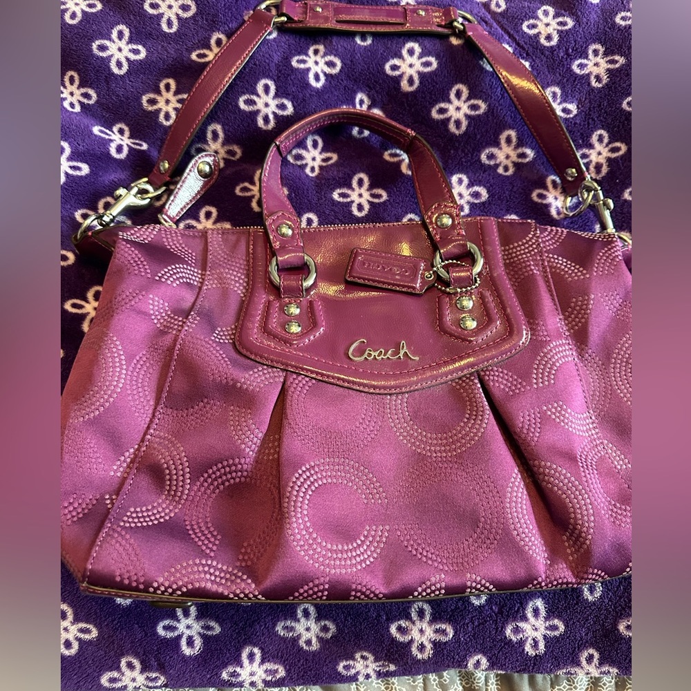 Coach Oulet purse. Very gently used.